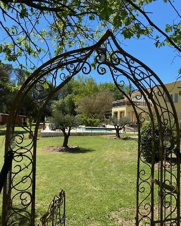 L'Eveil En Provence Bed & Breakfast Entrecasteaux Ngoại thất bức ảnh