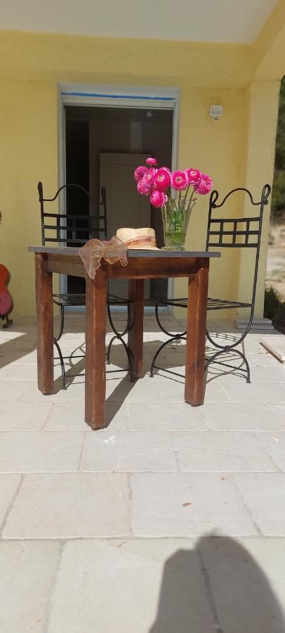 L'Eveil En Provence Bed & Breakfast Entrecasteaux Ngoại thất bức ảnh