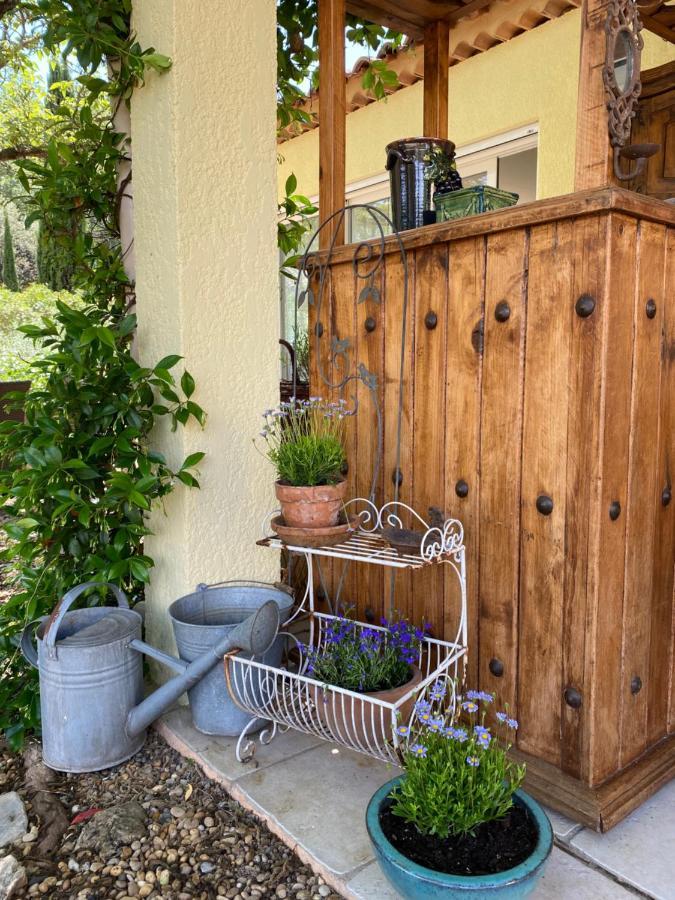 L'Eveil En Provence Bed & Breakfast Entrecasteaux Ngoại thất bức ảnh